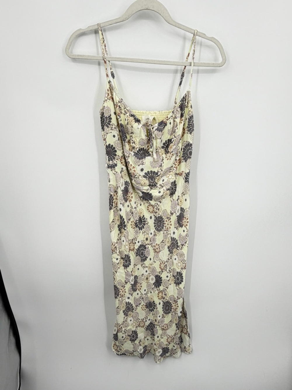 Aritzia Wilfred Bellow midi floral dress spaghetti‎ strap butter yellow sz 4